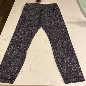 Lululemon black and white leggings